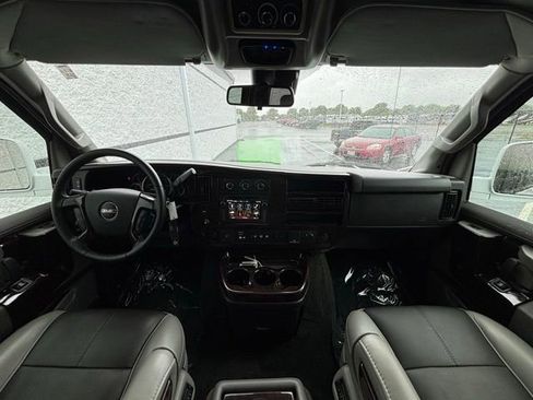 Used 2019 GMC Savana 2500 RWD image 23