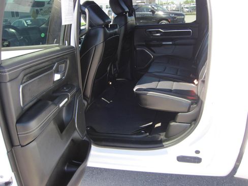 Used 2024 RAM 1500 Laramie AWD/4WD image 9