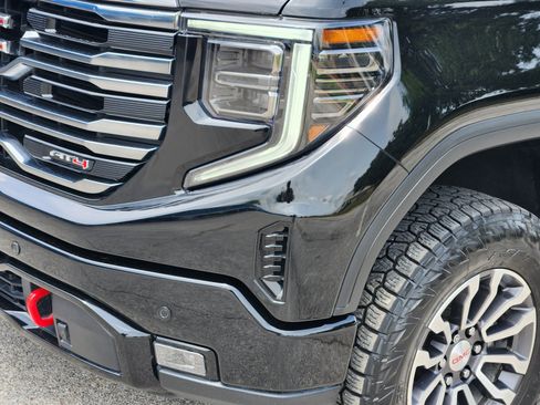 Used 2022 GMC Sierra 1500 AT4 w/ Sierra Safety Plus Package AWD/4WD image 27