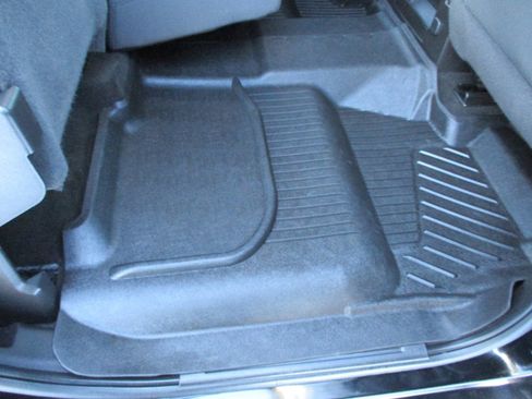 Used 2017 GMC Sierra 2500 SLE w/ SLE Preferred Package image 24