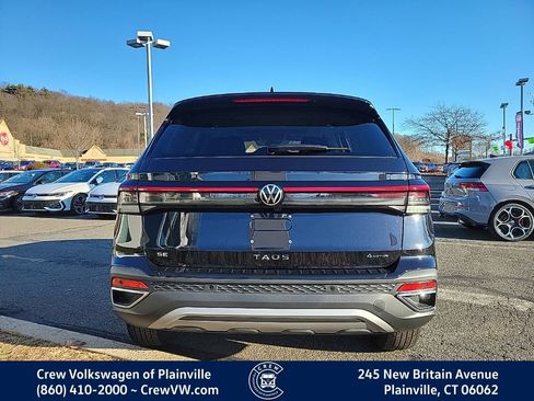 New 2026 Volkswagen Taos SE image 28