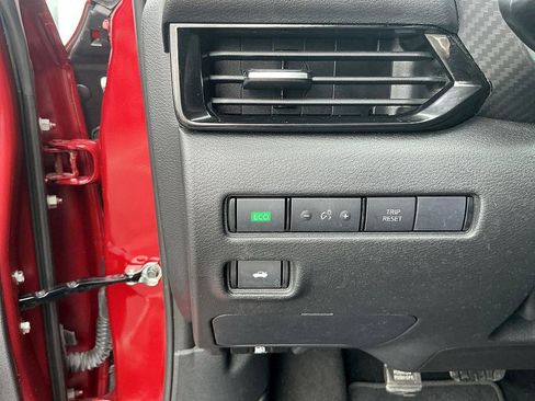 Used 2024 Nissan Sentra SV image 13