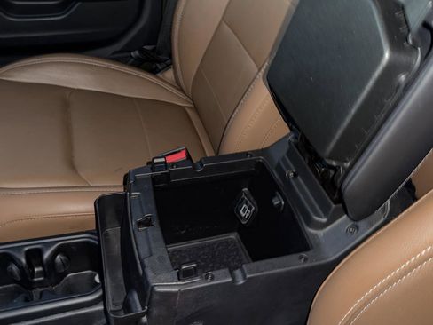 Used 2022 Jeep Wrangler Unlimited Sahara w/ Cold Weather Group image 19