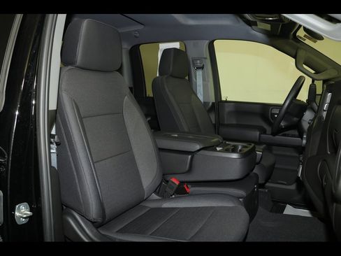 Used 2025 Chevrolet Silverado 2500 Custom w/ Custom Value Package image 28