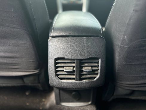 Used 2020 Ford Fusion SE FWD image 16