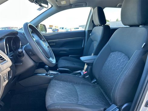 Used 2023 Mitsubishi Outlander Sport ES image 9