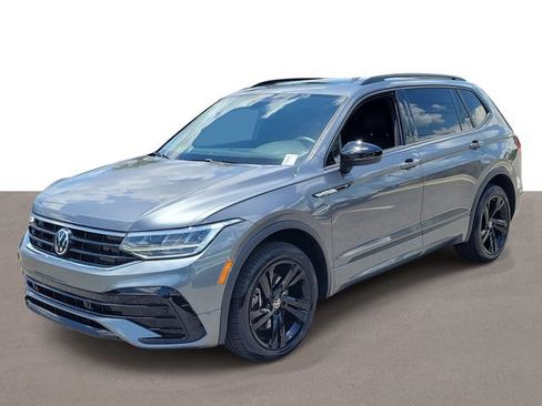 Certified 2023 Volkswagen Tiguan SE R-Line FWD image 2