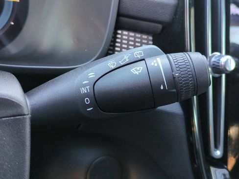 Used 2021 Volvo XC40 P8 Recharge w/ Advanced Package image 25