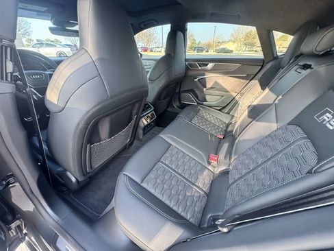 Used 2024 Audi RS 7 Performance w/ Matte Carbon Package image 11