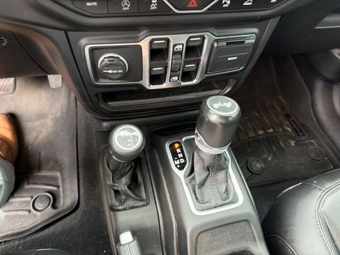 Used 2021 Jeep Wrangler Unlimited Sahara AWD/4WD image 20