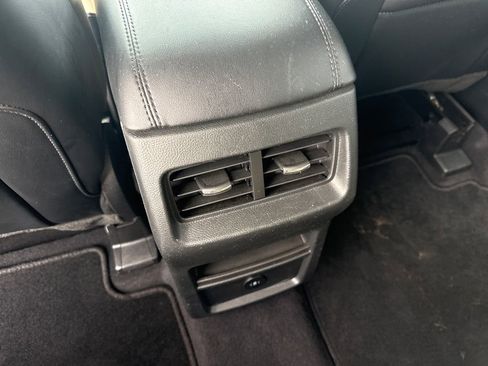 Used 2024 Ford Edge SEL image 18