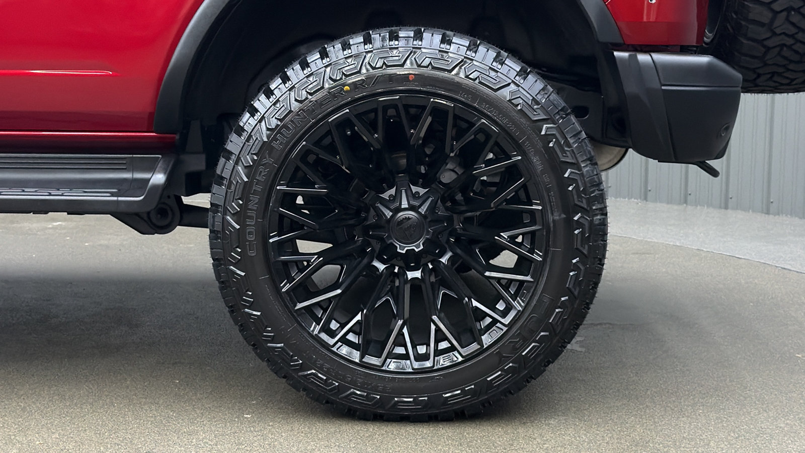 Used 2025 Ford Bronco Heritage Edition AWD/4WD image 12