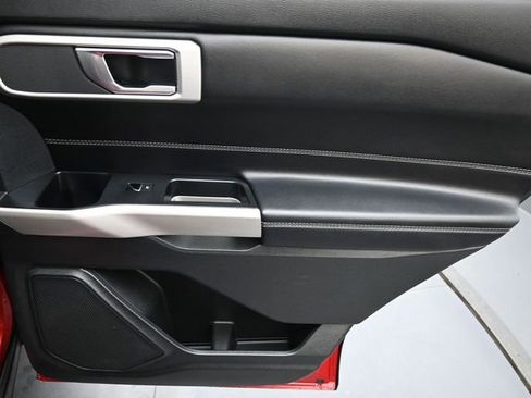 Used 2021 Ford Explorer XLT w/ Equipment Group 202A image 26