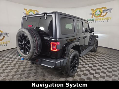 Used 2022 Jeep Wrangler Unlimited Sahara image 10