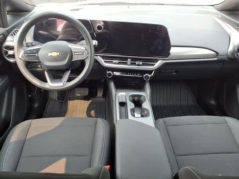 Used 2026 Chevrolet Equinox EV LT w/ LPO, All-Weather Mat Package FWD image 18