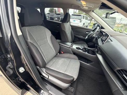 Used 2023 Nissan Rogue SV FWD image 29