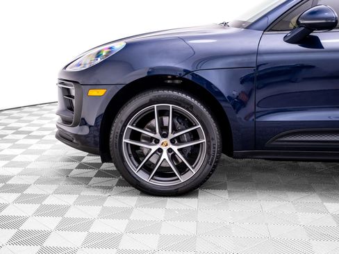 Certified 2023 Porsche Macan AWD/4WD image 36