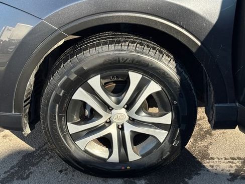 Used 2018 Toyota RAV4 LE image 21