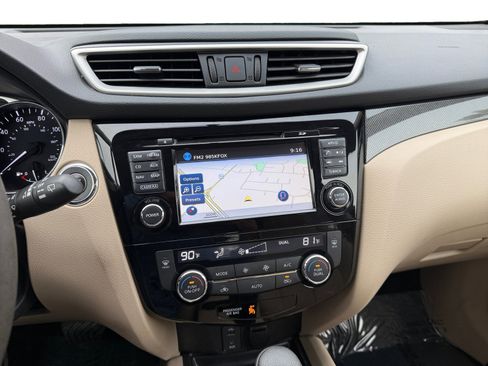 Used 2016 Nissan Rogue SL w/ SL Premium Package image 12