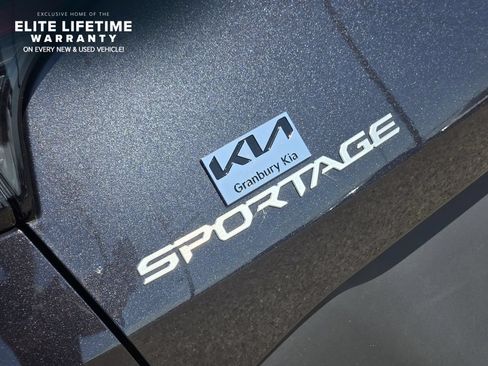 Used 2026 Kia Sportage EX FWD image 8