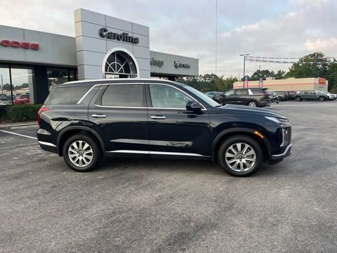 Used 2025 Hyundai Palisade SEL FWD image 2