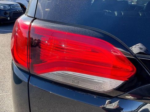 Used 2018 Chrysler Pacifica Limited w/ S Appearance Package image 38