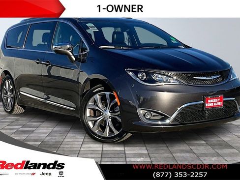 Certified 2020 Chrysler Pacifica Limited image 1