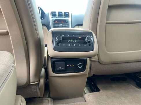 Used 2011 GMC Acadia SLT image 34