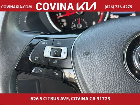 Used 2021 Volkswagen Tiguan SE w/ Panoramic Sunroof Package image 19