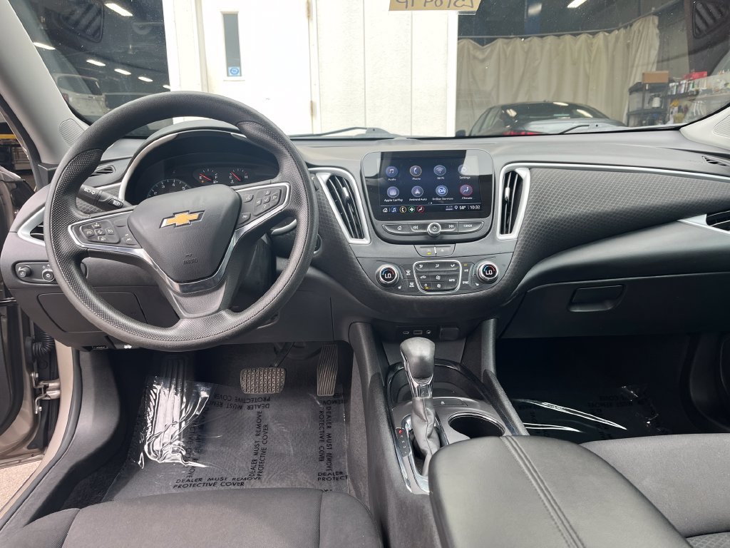 Used 2023 Chevrolet Malibu LT FWD image 13