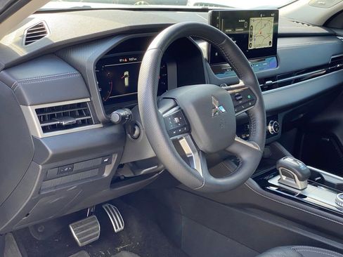 Used 2025 Mitsubishi Outlander SEL FWD image 10