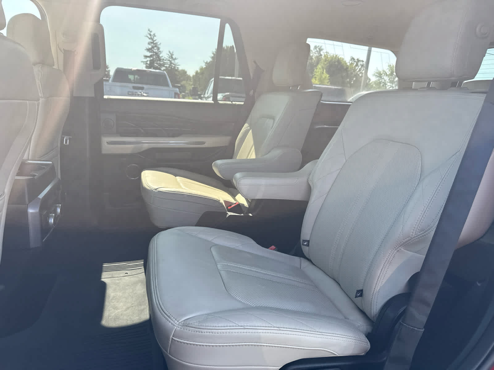 Used 2019 Ford Expedition Platinum AWD/4WD image 26