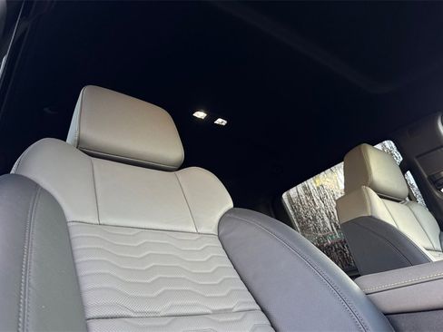 Certified 2025 Chevrolet Silverado 2500 ZR2 w/ Technology Package image 18