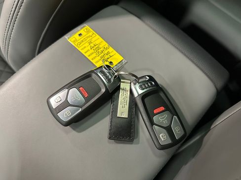 Used 2025 Audi SQ5 Premium Plus image 50