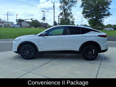 Used 2025 Buick Envista Sport Touring w/ Convenience I Package FWD image 4