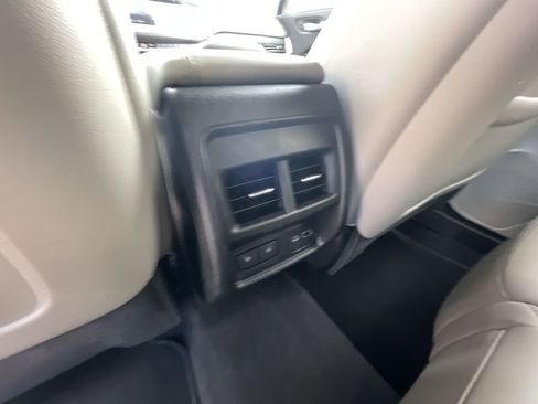 Used 2020 Cadillac XT4 Premium Luxury w/ Technology Package FWD image 21