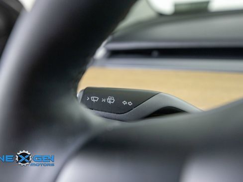 Used 2023 Tesla Model Y Long Range AWD/4WD image 16