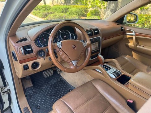Used 2005 Porsche Cayenne Turbo image 15