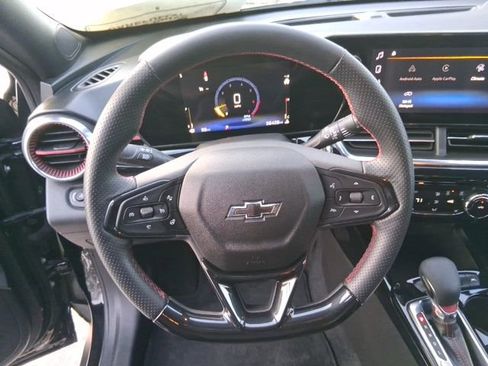 Used 2024 Chevrolet Trax RS w/ Driver Confidence Package image 14