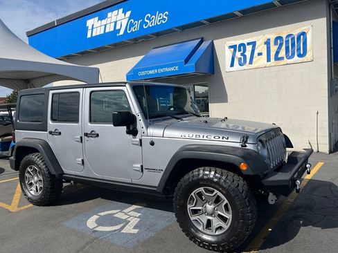 Used 2017 Jeep Wrangler Unlimited Rubicon w/ Cold Weather Group AWD/4WD image 1