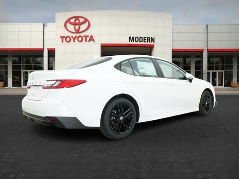 New 2026 Toyota Camry SE image 19