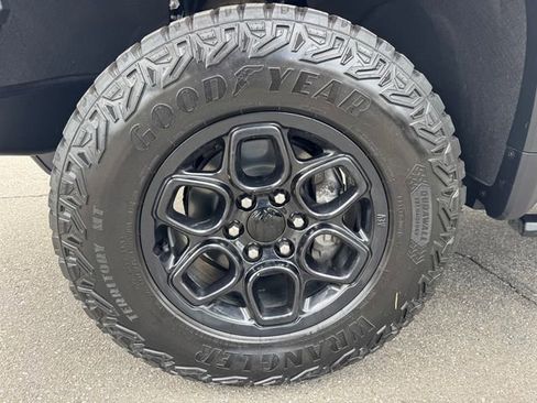 Certified 2025 Chevrolet Silverado 1500 ZR2 w/ ZR2 Bison Edition image 18