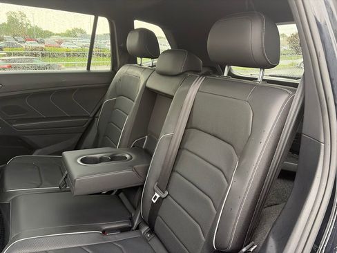Used 2022 Volkswagen Tiguan SEL R-Line AWD/4WD image 47