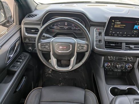 Used 2023 GMC Yukon XL SLT w/ SLT Luxury Package image 17
