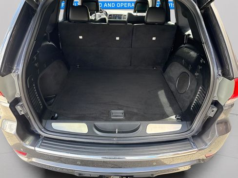 Used 2018 Jeep Grand Cherokee Overland AWD/4WD image 12