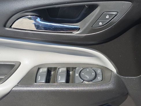 Used 2023 Chevrolet Equinox LS w/ LS Convenience Package image 21