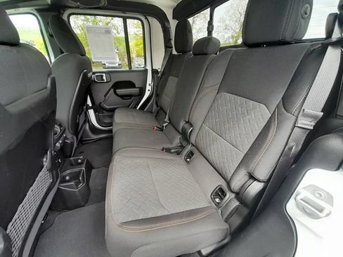 Used 2026 Jeep Gladiator Mojave AWD/4WD image 35