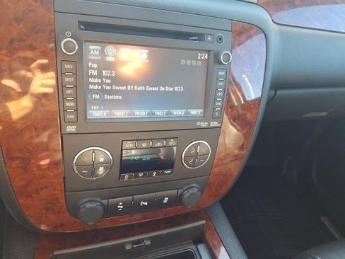 Used 2012 Chevrolet Avalanche LTZ image 12