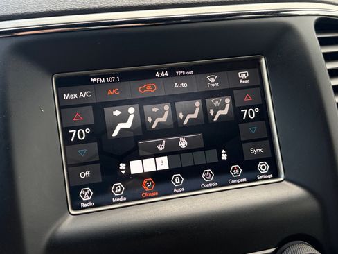 Used 2019 Jeep Grand Cherokee Laredo AWD/4WD image 25