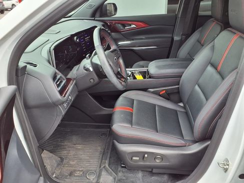 Used 2024 Chevrolet Traverse RS w/ LPO, Floor Liner Package AWD/4WD image 19